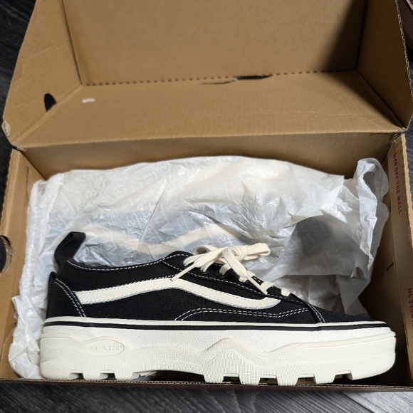 New black and white canvas VANS Sentry old skool - Picture 2 of 4